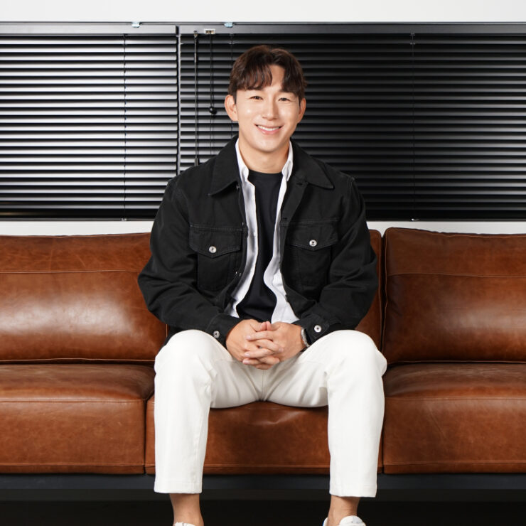 [언론보도]‘디지로그’는 나침반이자 스승…강성근 차봇모빌리티 대표가 곱씹는 책 [이코노미스트_CEO의 서재]