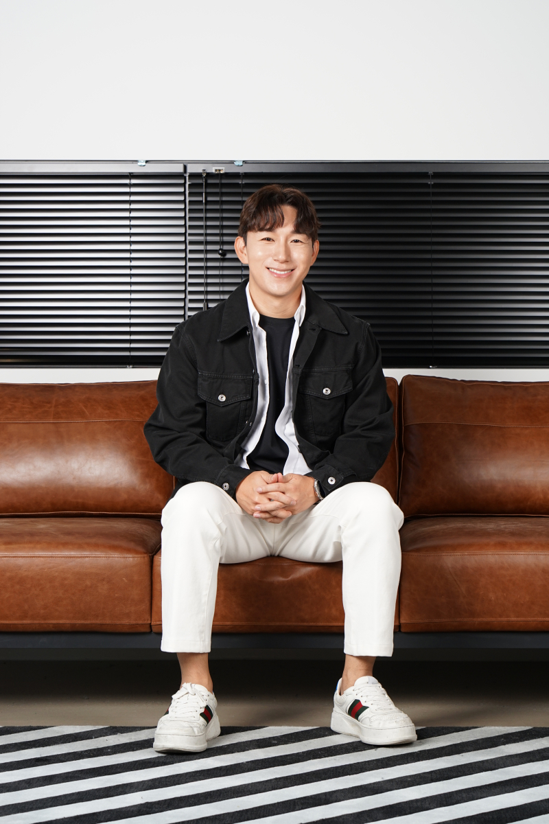 [언론보도]‘디지로그’는 나침반이자 스승…강성근 차봇모빌리티 대표가 곱씹는 책 [이코노미스트_CEO의 서재]