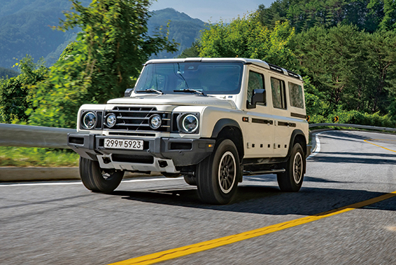 [언론보도]맨유 구단주가 직접 만든 이네오스 그레나디어 | AI시대 두렵지 않은 정통 아날로그 오프로더